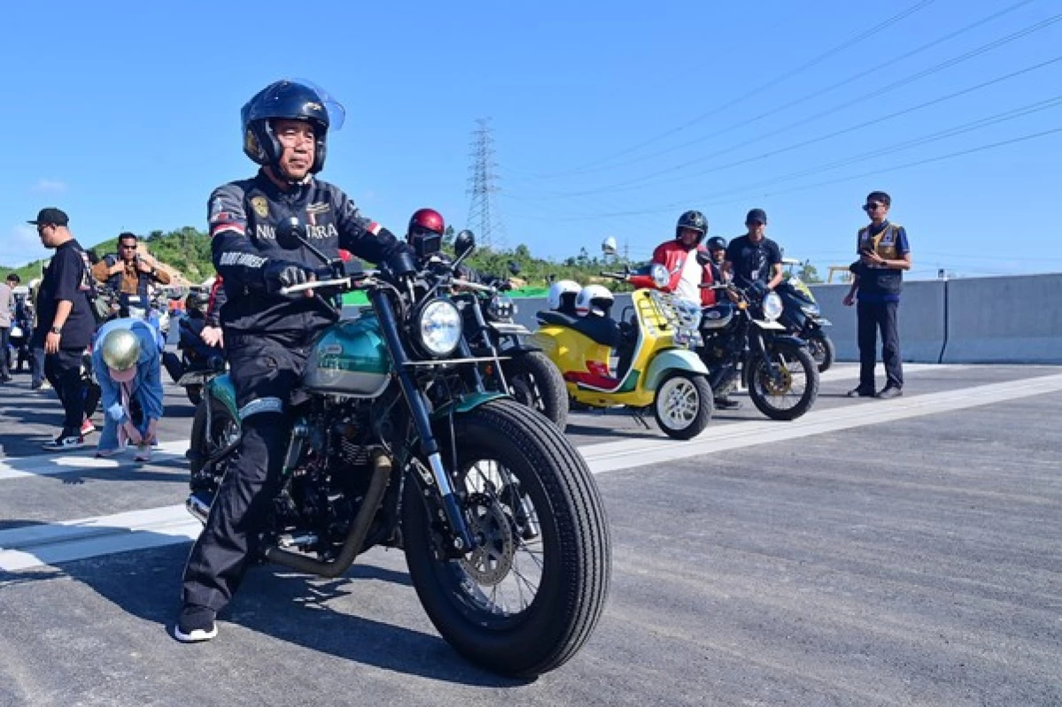 Keren Abis! Ini Jenis Motor yang Dipakai Jokowi Saat Meninjau Jalan Tol di IKN