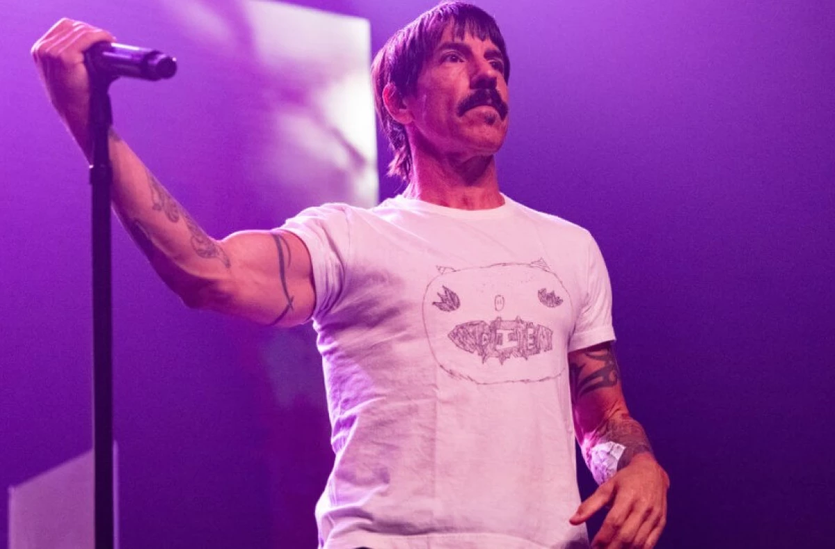 Profil Anthony Kiedis. (Sumber Foto: Guitar.com)