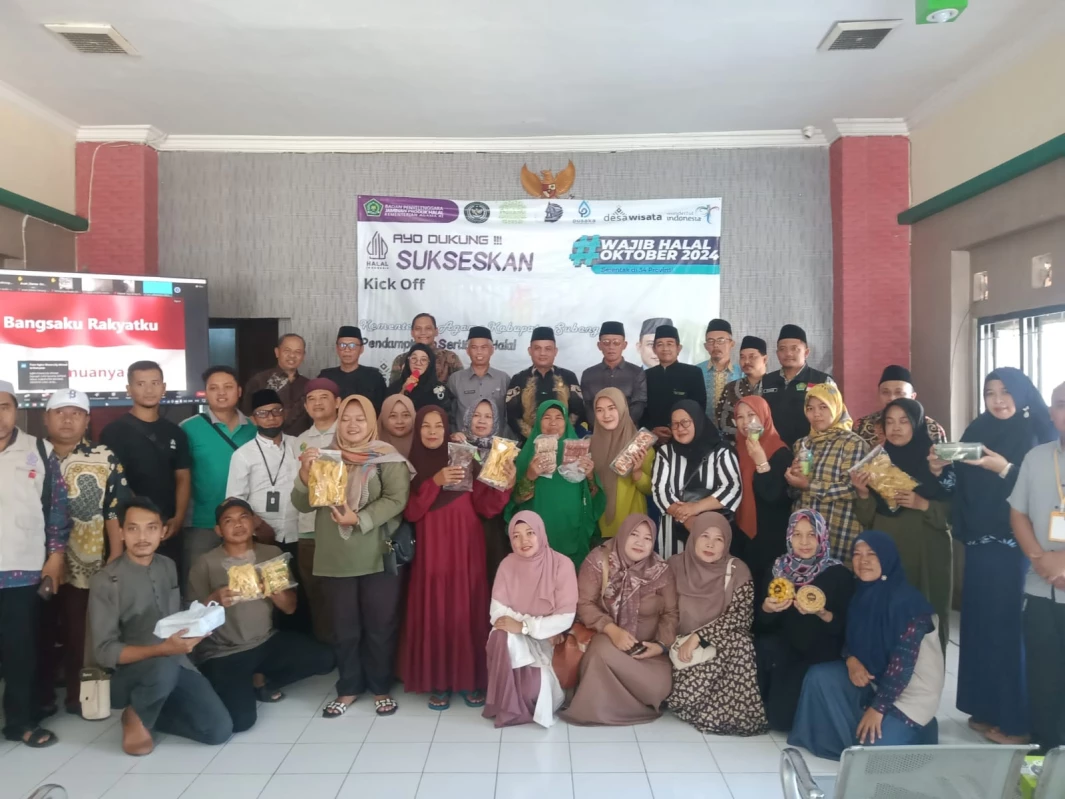 Kementerian Agama menggelar Sosialisasi Sertifikasi Halal UMKM di Aula Desa Kasomalang Kulon, Sabtu (4/5). (Hadi Martadinata/Pasundan Ekspres)
