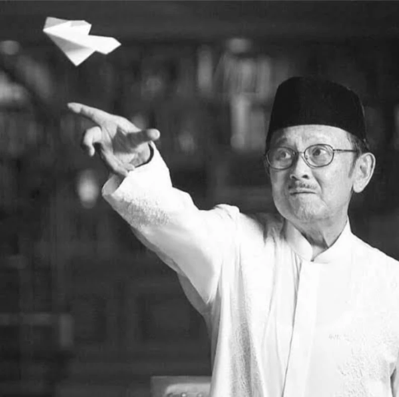 Mengenang BJ Habibie: Strategi Brilian Menguatkan Rupiah dari Rp16.800 ke Rp7.385