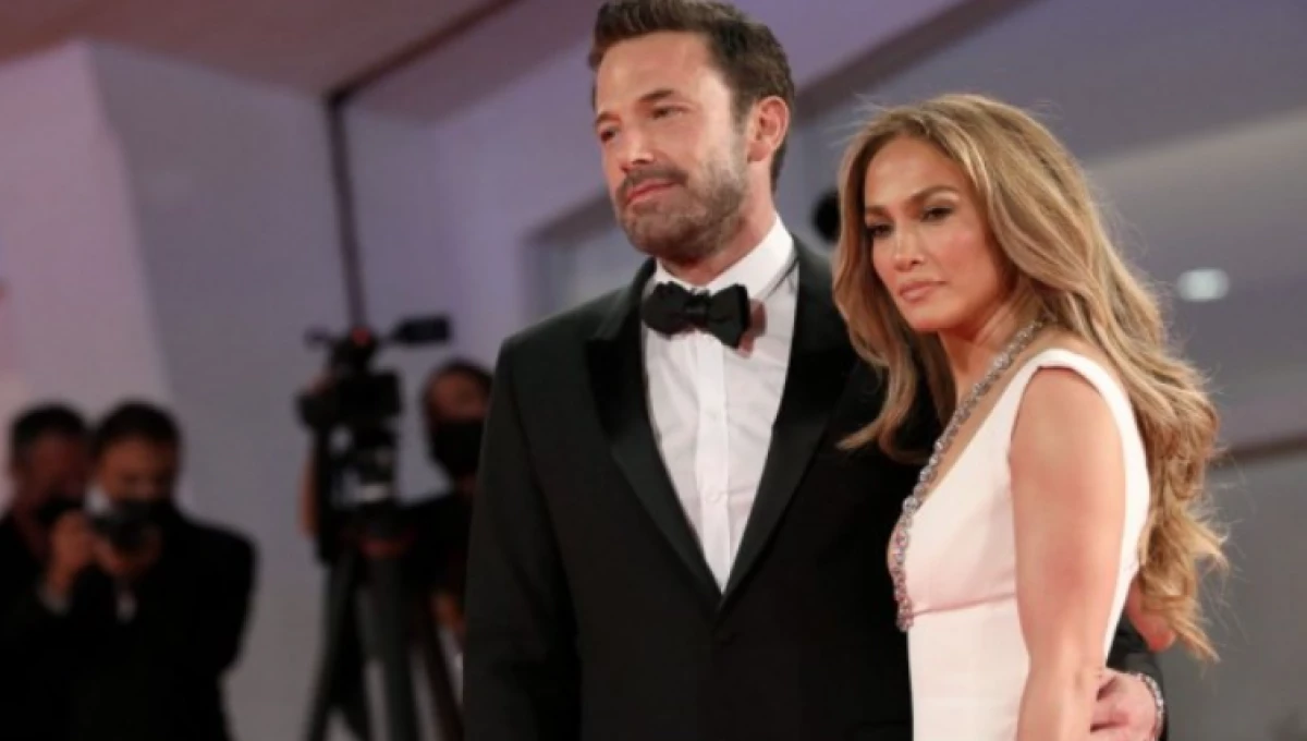 Ditengah Rumor Cerai, Ben Affleck Beli Rumah Seharga Rp333 Miliar di Hari Ulang Tahun Jennifer Lopez