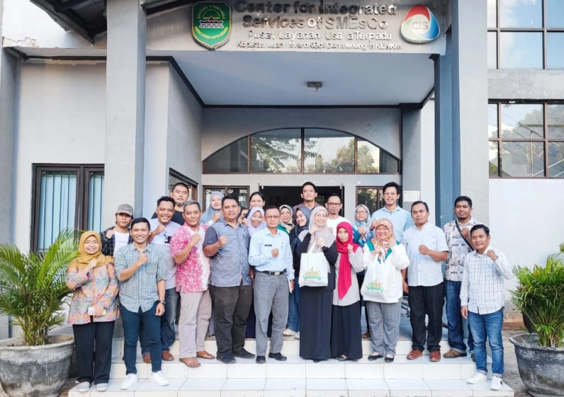 Badan Pengembangan UMKM nasional Brunei Darussalam, DARe (Darusallam Enterprise) melakukan studi banding ke PLUT KUMKM Subang.