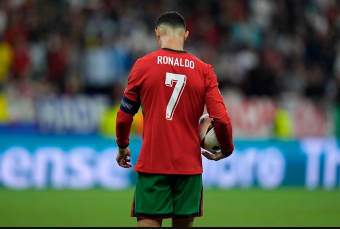 Apa yang Harus Dilakukan Portugal dengan Cristiano Ronaldo? Mainkan? Cadangkan? Atau Singkirkan Sepenuhnya?