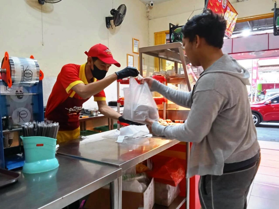 Ayam Guling Enakko Buka Dua Cabang Sekaligus di Subang