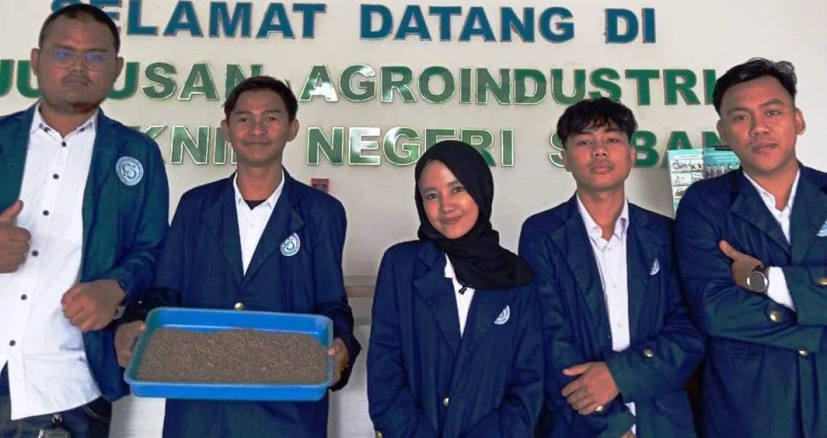 Mahasiswa POLSUB Dukung Petani Ikan Air Tawar, Buat Pakan Ikan yang Terbuat dari Tepung Maggot