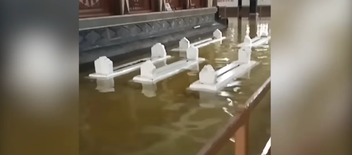 Banjir Merendam Kompleks Makam Sunan Kalijaga di Demak(Youtube)