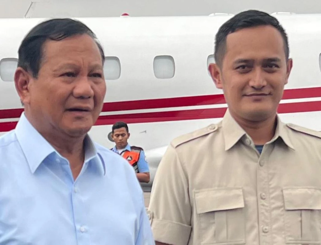 Caleg DPRD Kabupaten Subang terpilih Dapil 2, Tegar Jasa Priatna (kanan) saat mendampingi Prabowo Subianto.