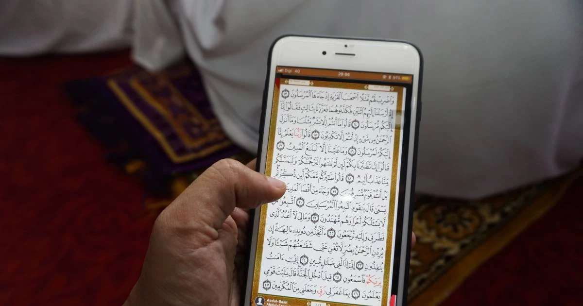 Penjelasan Ulama Tentang Al-Qur'an Digital yang Dibawa Ke Toilet
