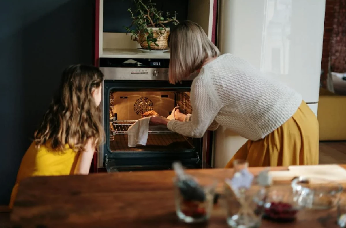 Perbedaan Oven dan Microwave untuk Para Ibu Rumah Tangga yang Kebingungan