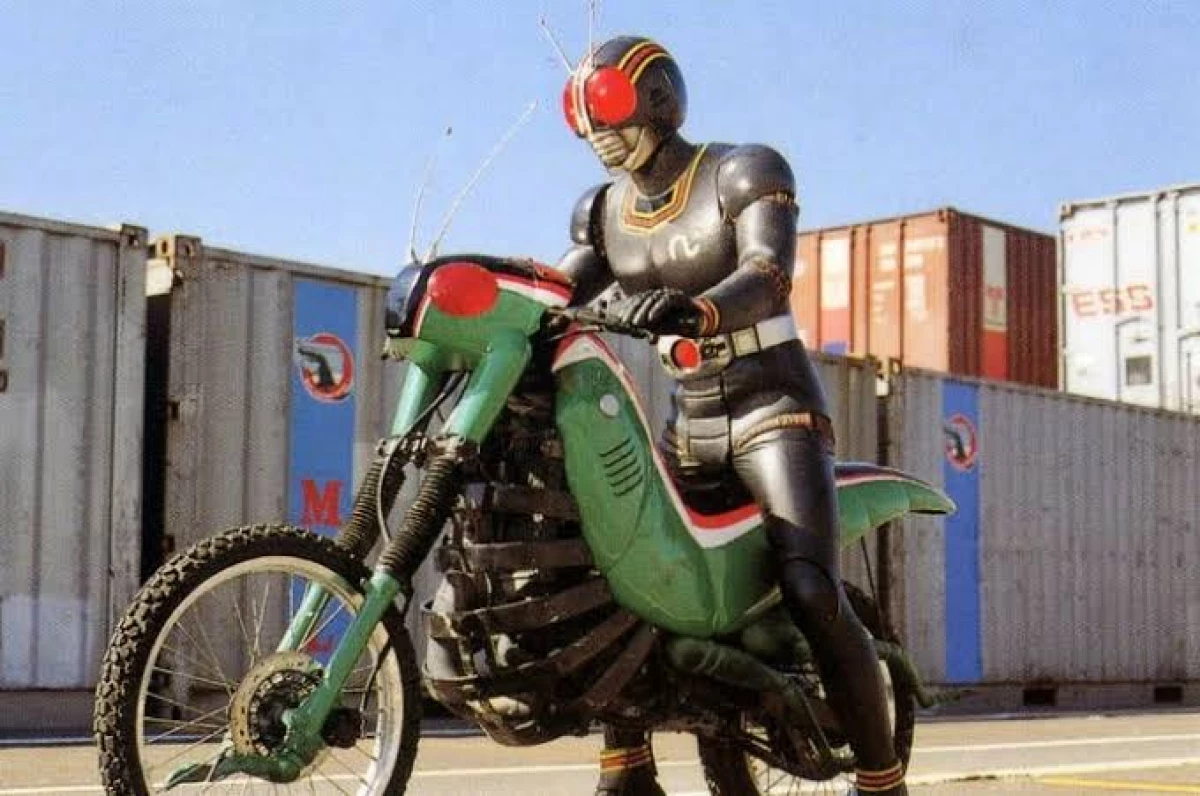 Nostalgia Dikit Boleh Kali! Inilah 6 Motor Legendaris Kamen Rider (Sumber Foto Gridoto.com)
