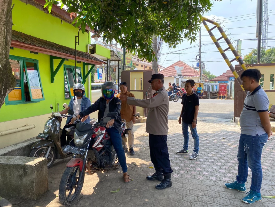 Personel Polsek Pabuaran Tindak Tegas Pengendara Knalpot Bising