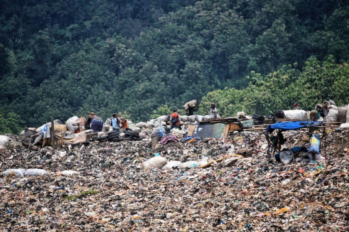 Akibat Ledakan Sampah Dua Desa Hilang dari Peta?