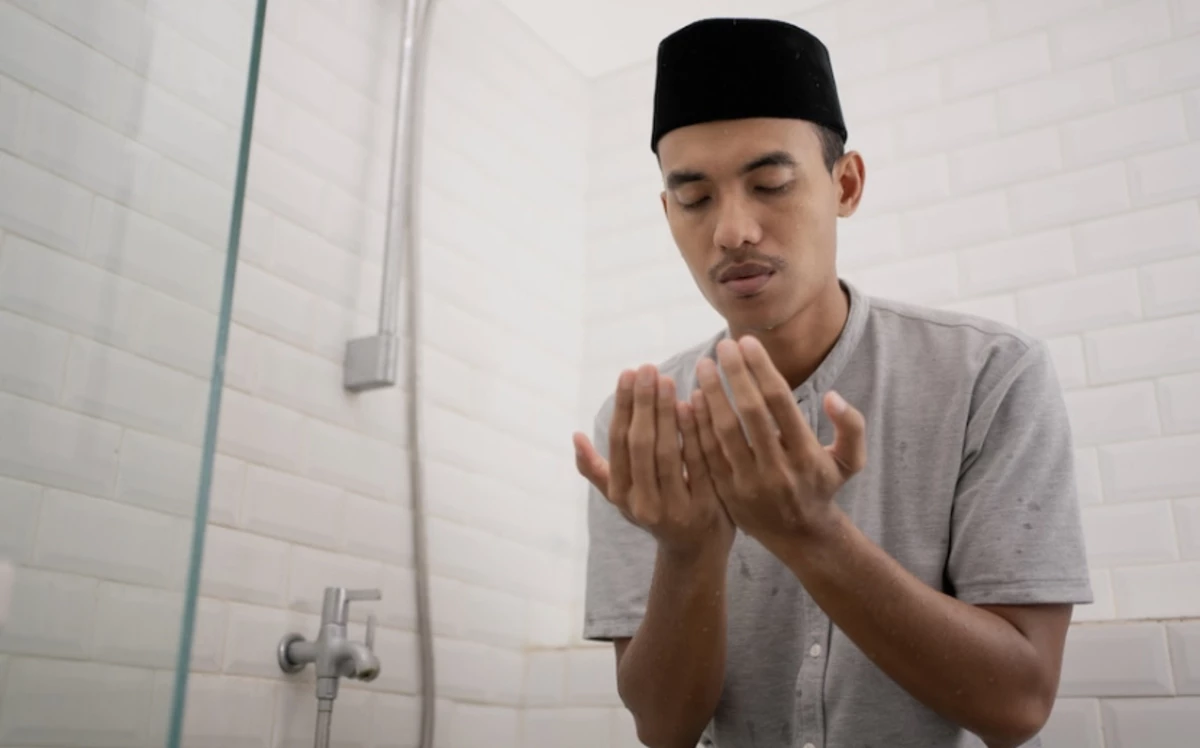 Doa Niat Mandi Besar Puasa Ramadhan Latin
