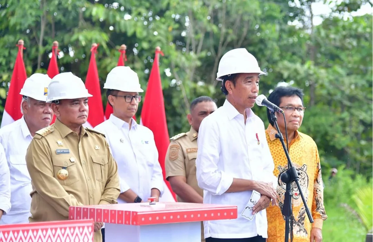 Resmikan Pelaksanaan Inpres Jalan Daerah di Sulawesi Tenggara, Presiden: Percepat Mobilitas Orang dan Logistik