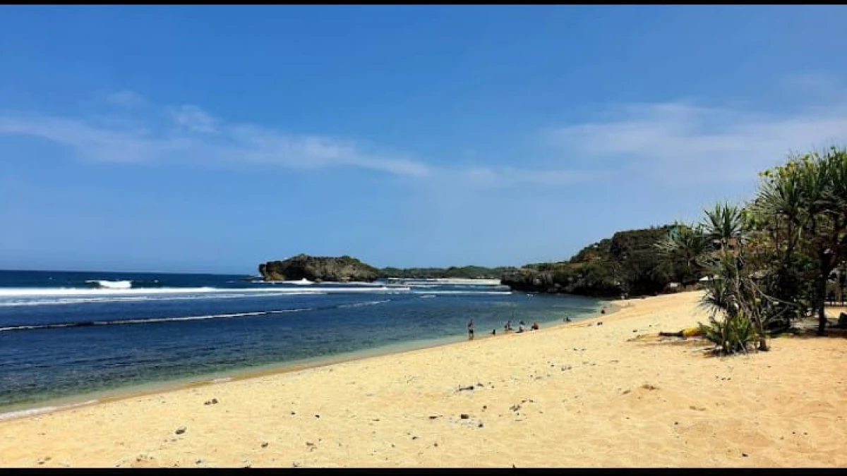 Potensi Pantai Sundak Gunung Kidul untuk Destinasi Wisata Bahari