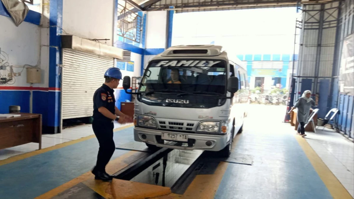 Dishub Subang Pastikan Keselamatan Berkendara Lewat Uji KIR
