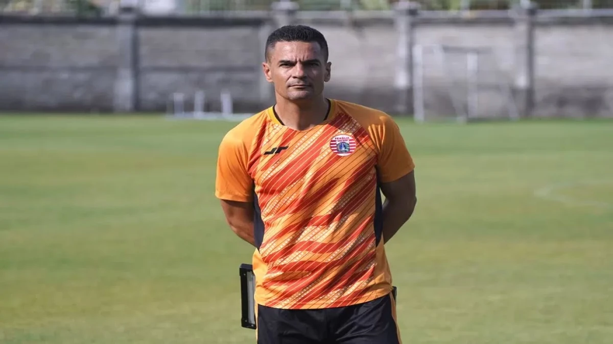 Peluang Gusur Persib dan Persebaya Terbuka Lebar, Carlos Pena Bicara Soal Persaingan di Papan Atas Liga 1