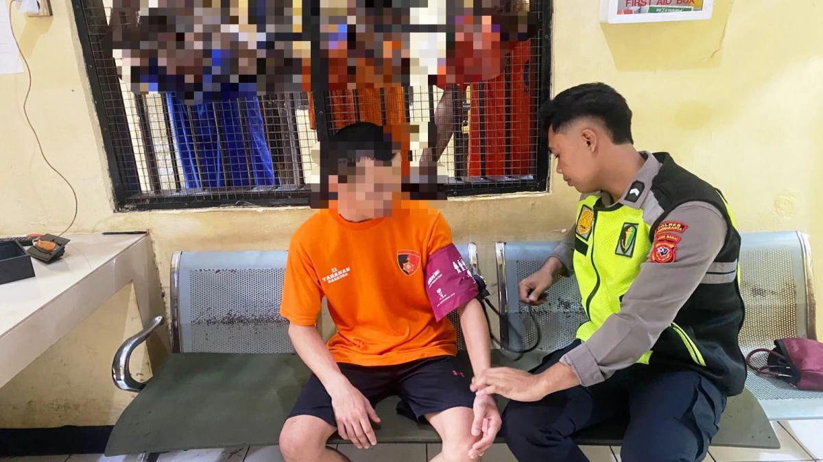 Polres Purwakarta Pastikan Kesehatan Tahanan Tetap Terjaga Melalui Pemeriksaan Rutin