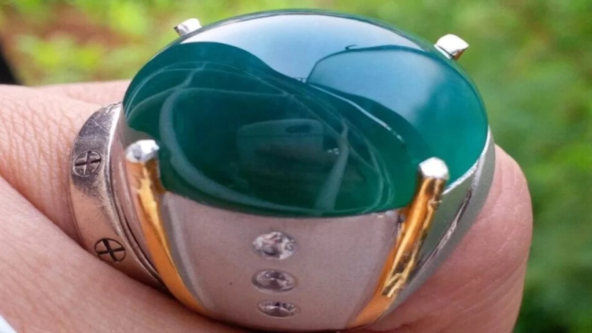 10 Khasiat Batu Bacan yang Jarang Diketahui