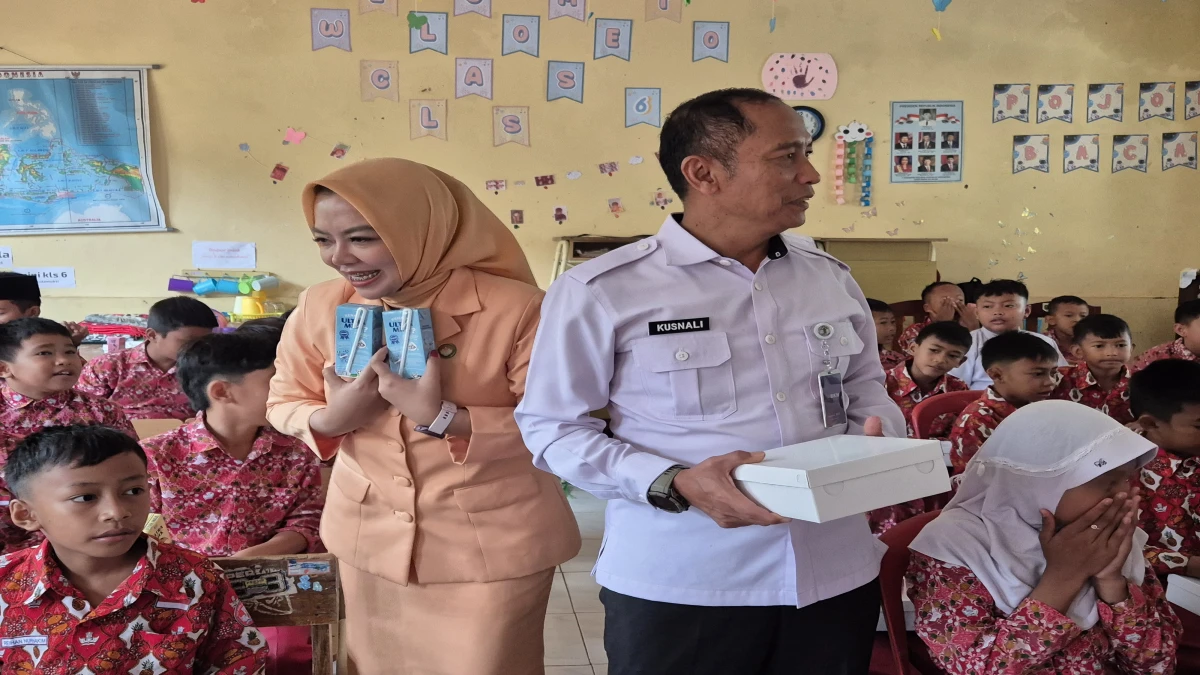 Siswa SDN Sukamukti di Subang Terima Makanan Bergizi Gratis