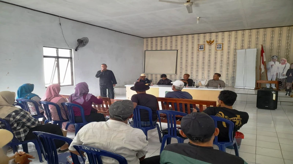 Minggon Desa Gambarsari, Bahas Kegiatan Pembangunan 2025 di Subang