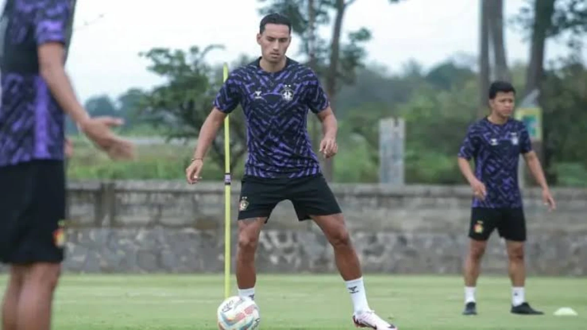 Persik Kediri Bertolak ke Ternate Tanpa Ze Valente dan Ezra Walian