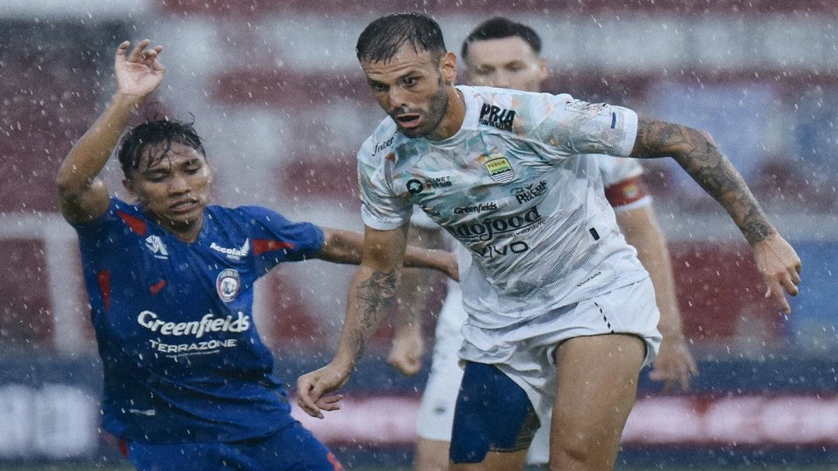 Persib Bandung Tundukkan Arema FC 3-1 di Pekan ke-20 Liga 1 2024/25