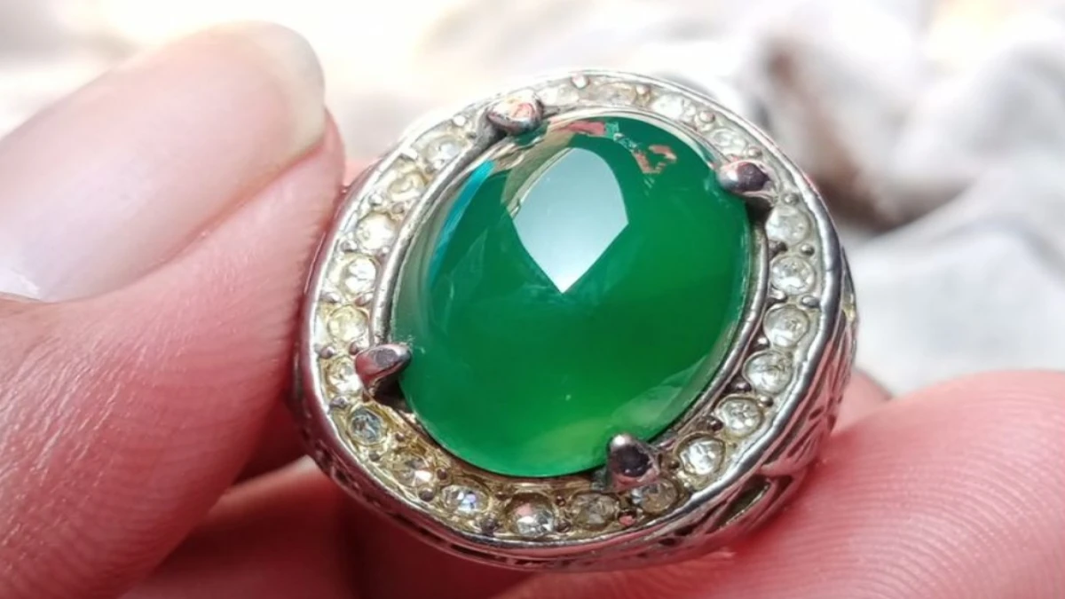10 Khasiat Batu Bacan Garut yang Perlu Kamu Ketahui