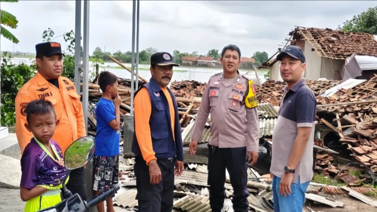 Angin Puting Beliung Rusak 31 Rumah di Pusakajaya Subang