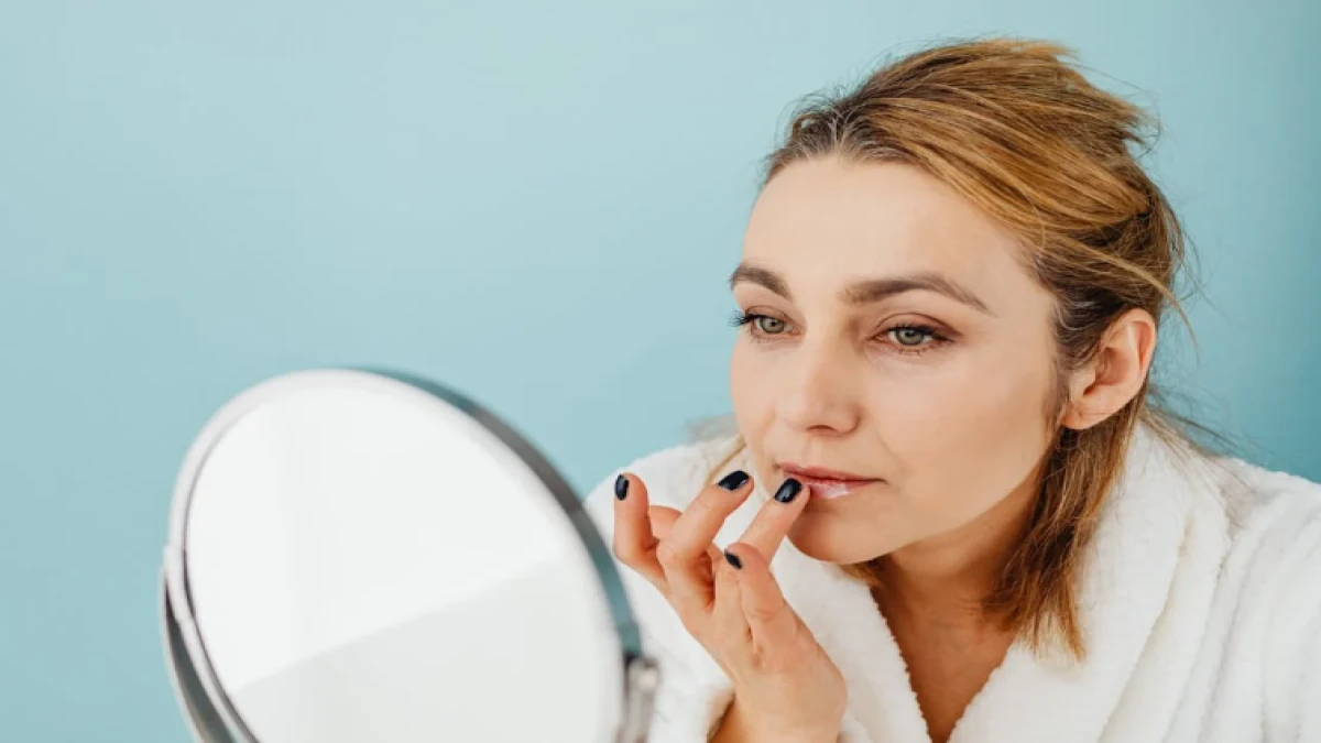 5 Rekomendasi Lip Scrub untuk Bibir yang Sehat dan Lembut