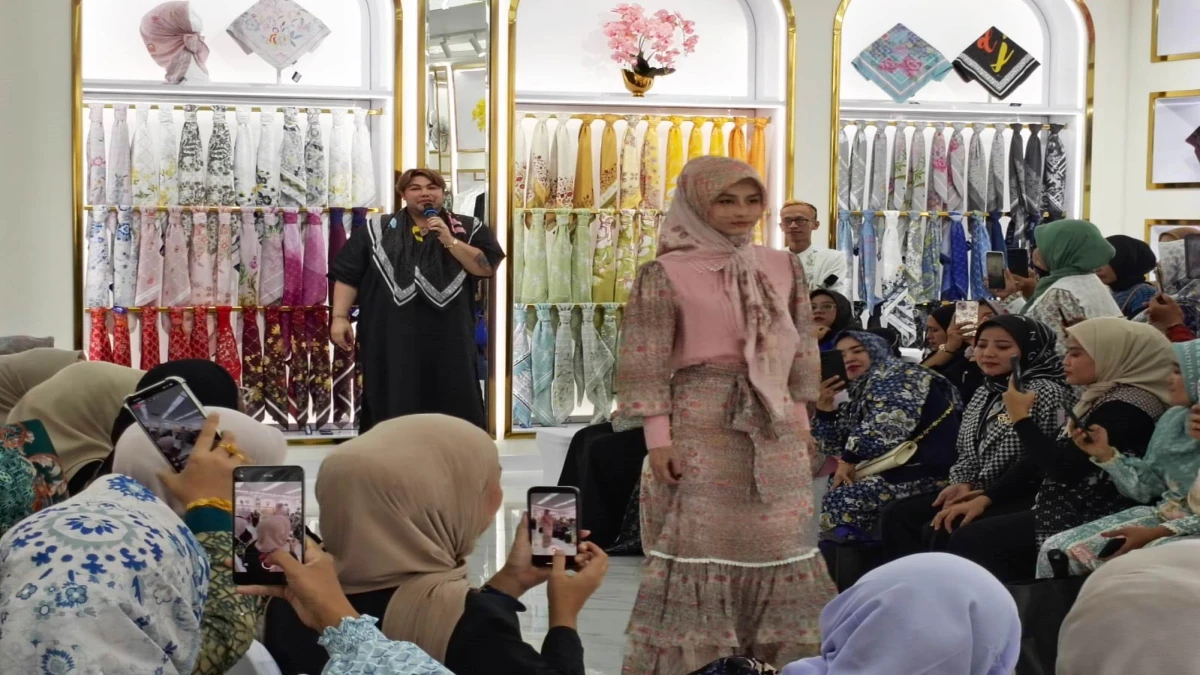 Mandjha Ivan Gunawan di Purwakarta Hadirkan Raya Collection Bertema Kingdom of Love