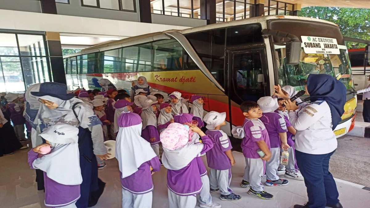 Pengelola Terminal Tipe A Subang Beri Edukasi Anak Kesadaran Lalu Lintas