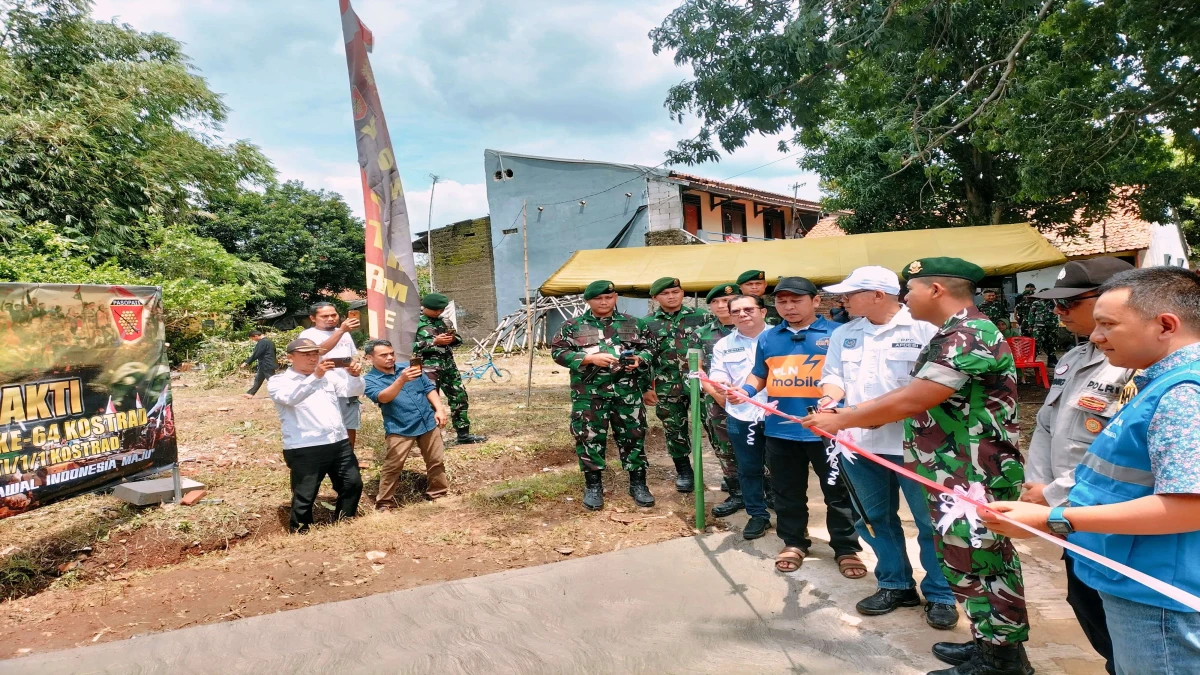 Yonarmed 9/Pasopati Rehab Pos Kamling Warga Mulyamekar