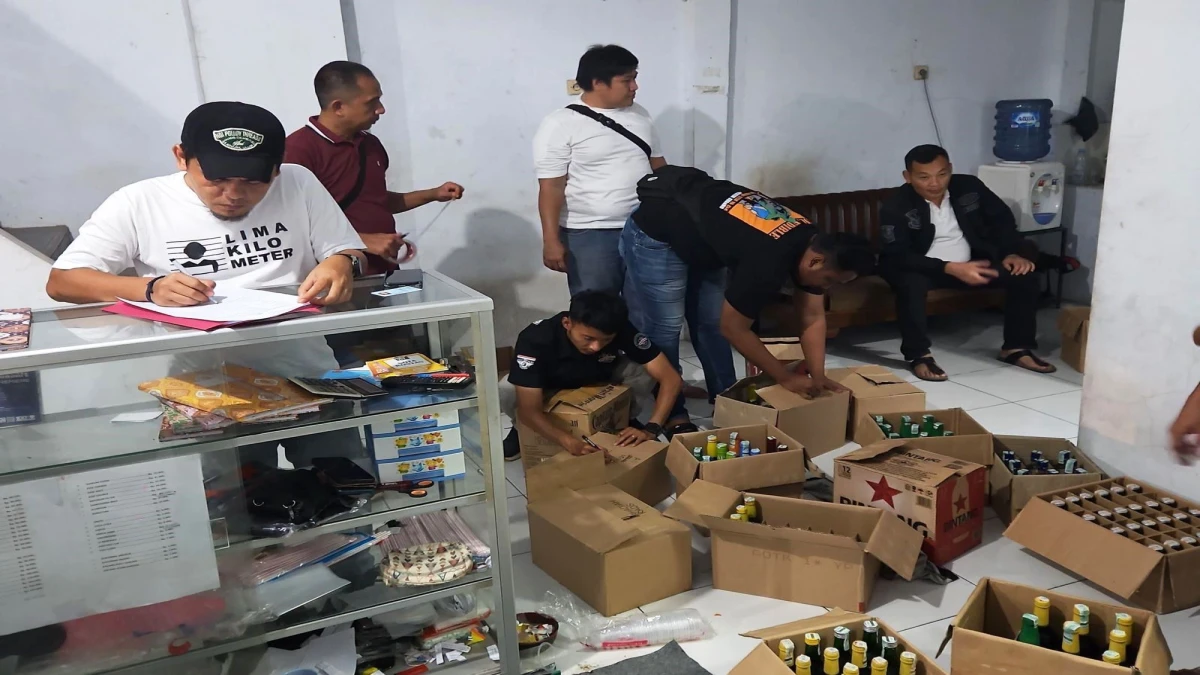 Operasi Penertiban, Polres Subang Tekan Peredaran Miras, Sita 378 Botol