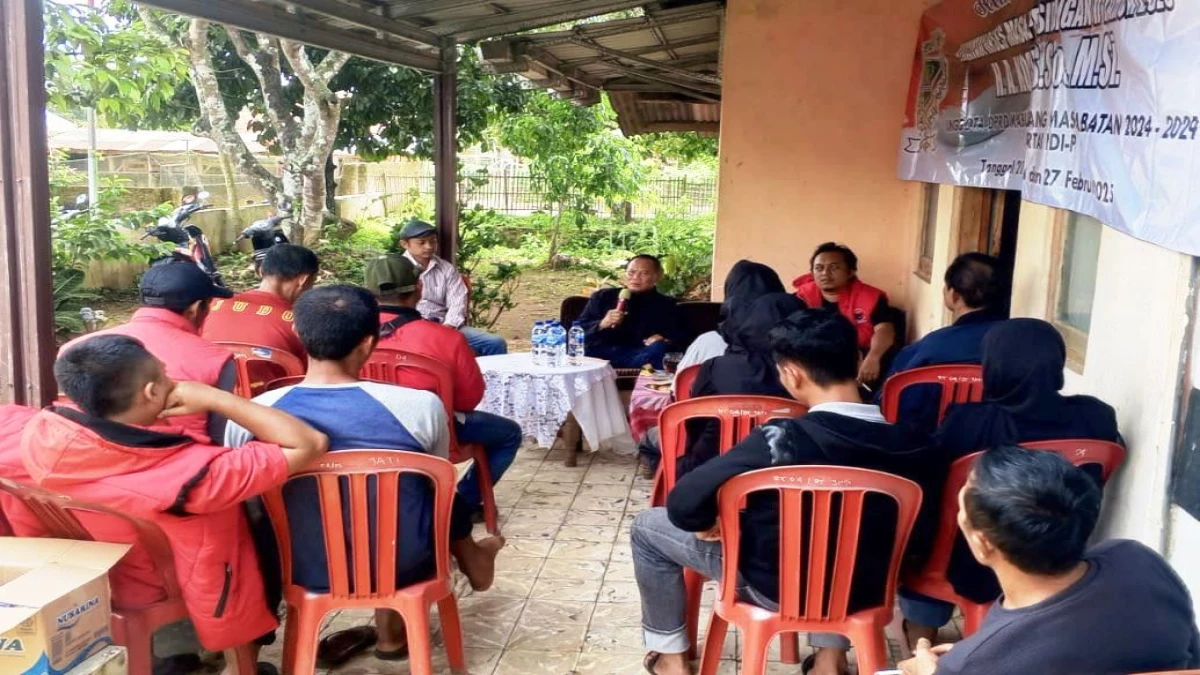 H. Kosim Minta Struktur Partai PDIP di Bawah Bantu Masyarakat di Subang