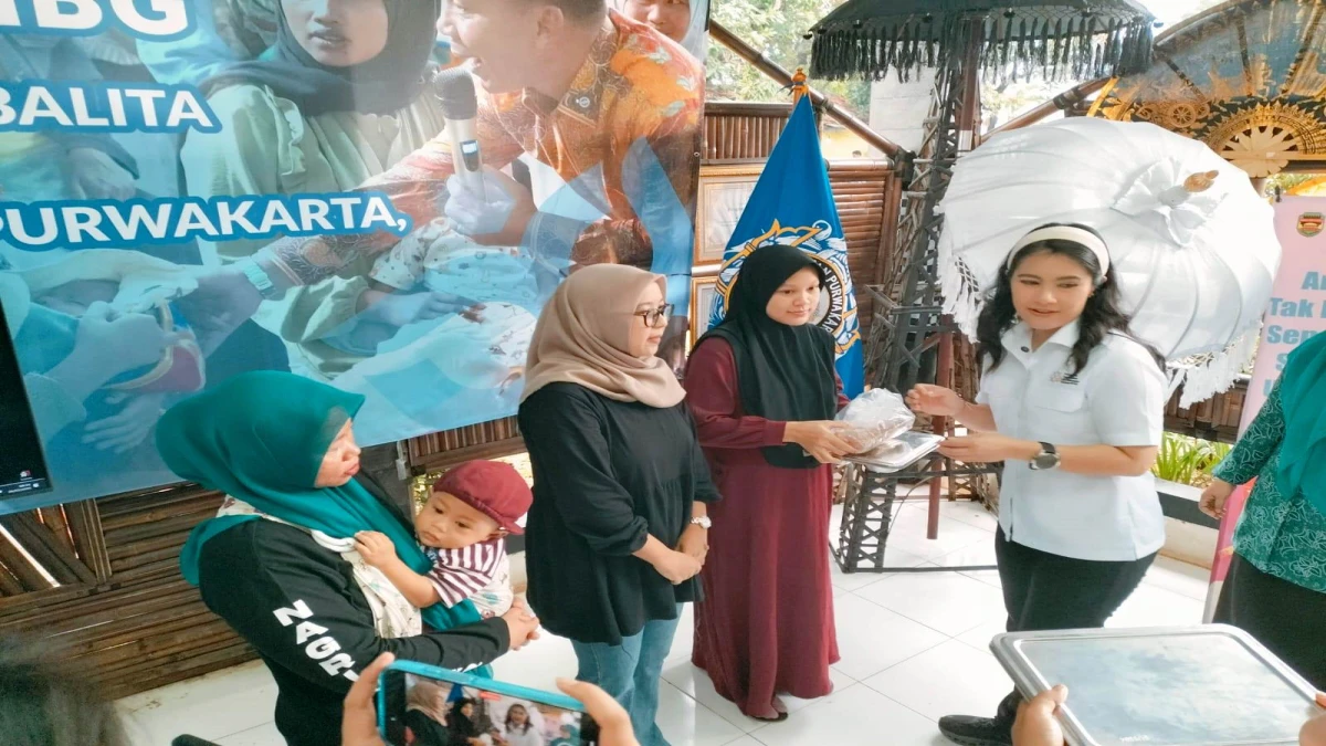 Wamen Isyana Tinjau Makan Bergizi Gratis, Bagi Balita, Ibu Hamil dan Menyusui di Purwakarta