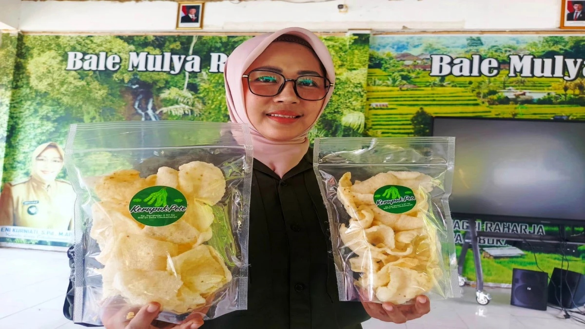 Kades Cibukamanah Fasilitasi UMKM, Produksi Petai Jadi Keripik di Purwakarta