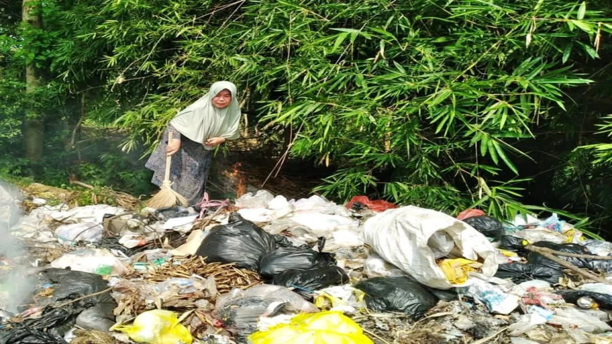 Kades Pangsor Ajak Warga Jaga Lingkungan, Giat Bersihkan Sampah