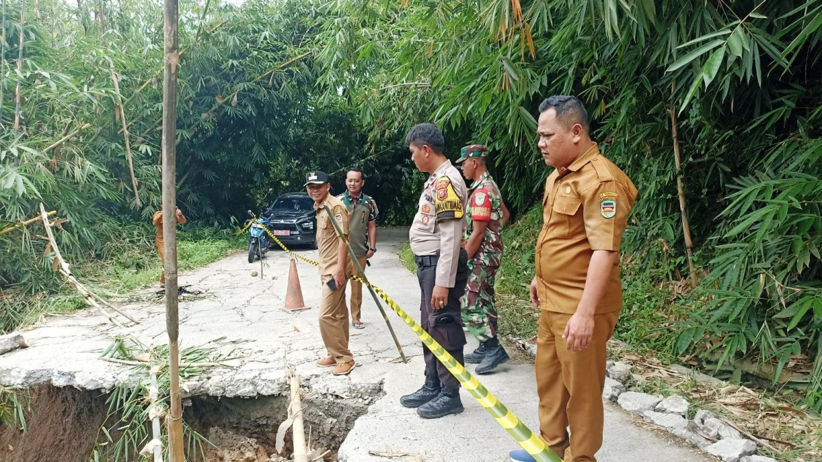 Bencana Longsor dan Pergeseran Tanah di Tegalwaru Purwakarta, Akibat Cuaca Ekstrem