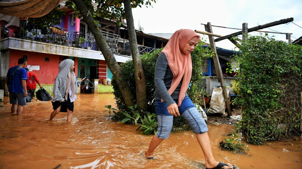 Info Cuaca: Hari Ini Ada Potensi Hujan Lebat dan Gelombang Tinggi di Jabar Termasuk Subang