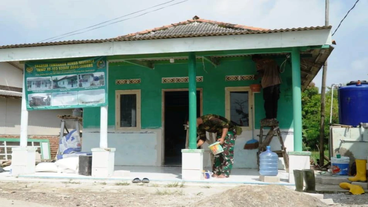 Mushola Darul Hikmah Kini Tampak Lebih Kokoh, Satgas TMMD Kodim Subang Genjot Pengerjaan Renovasi