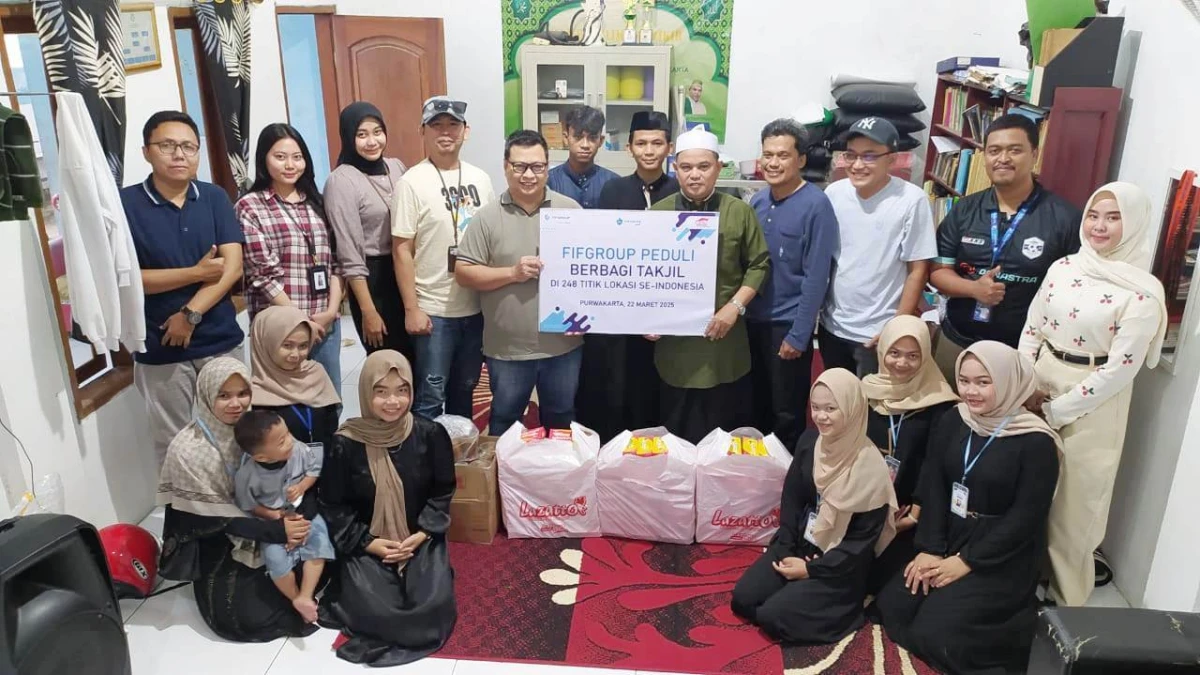 FIFGROUP Berbagi Takjil di Yayasan As Shofi Adrikini An Nufusi Purwakarta
