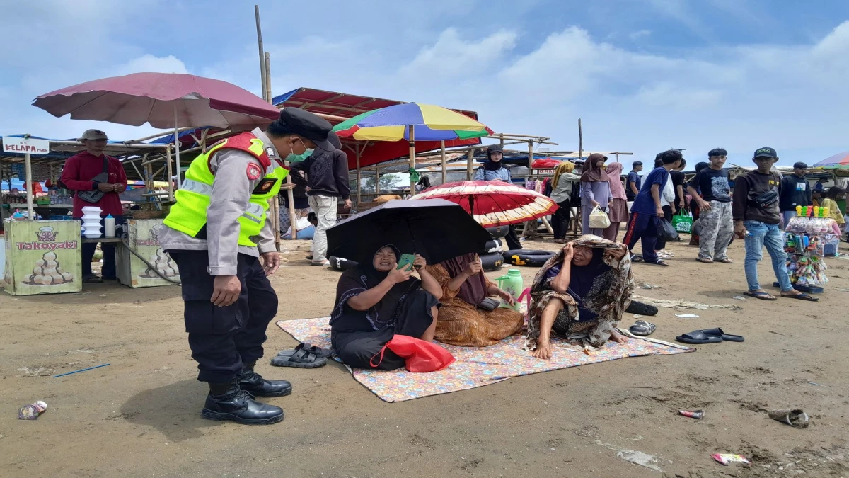 Liburan Aman di Pantai Patimban Subang, Polisi Imbau Pengunjung Waspada Anak-anak Saat Berenang