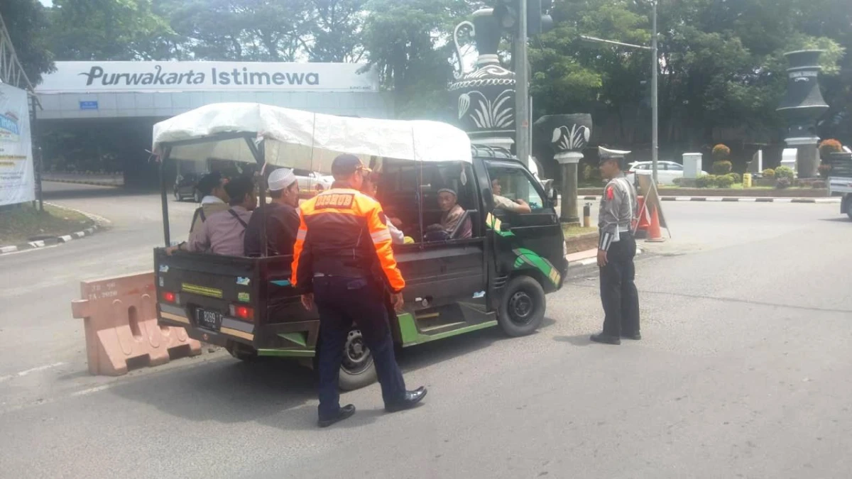 Polres Purwakarta Larang Masyarakat Gunakan Pikap saat Liburan
