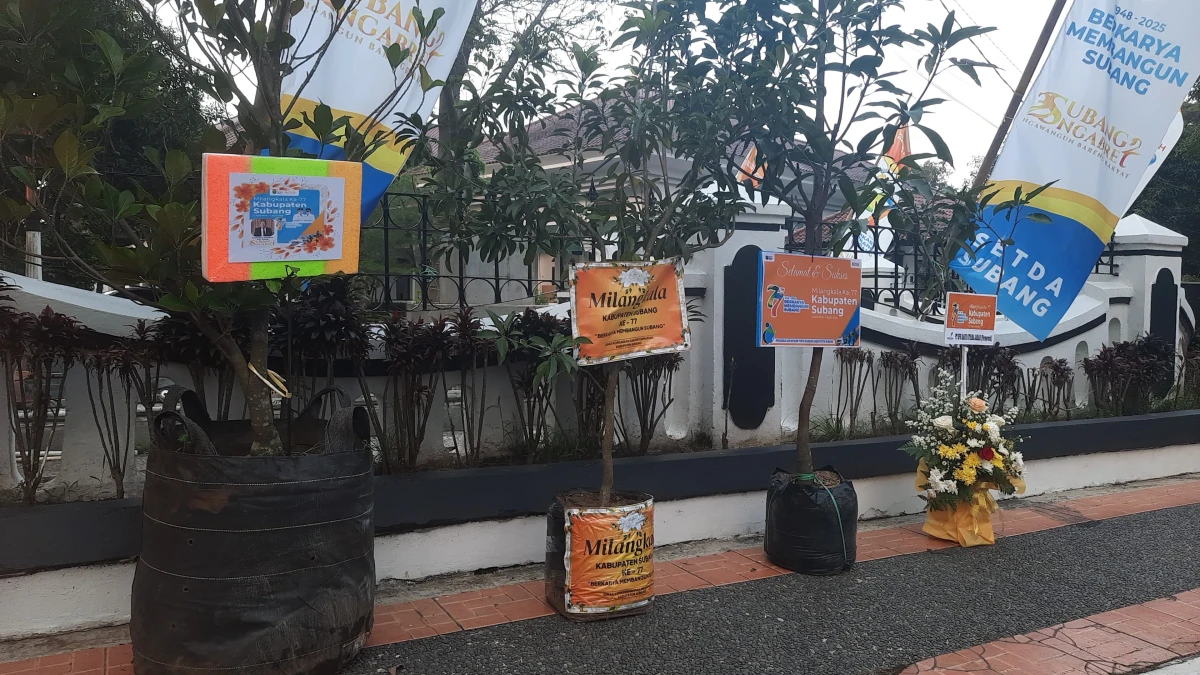 Bukan Hanya Karangan Bunga, Ucapan Selamat Hari Jadi Subang Tahun Ini Berupa Kiriman Bibit Pohon