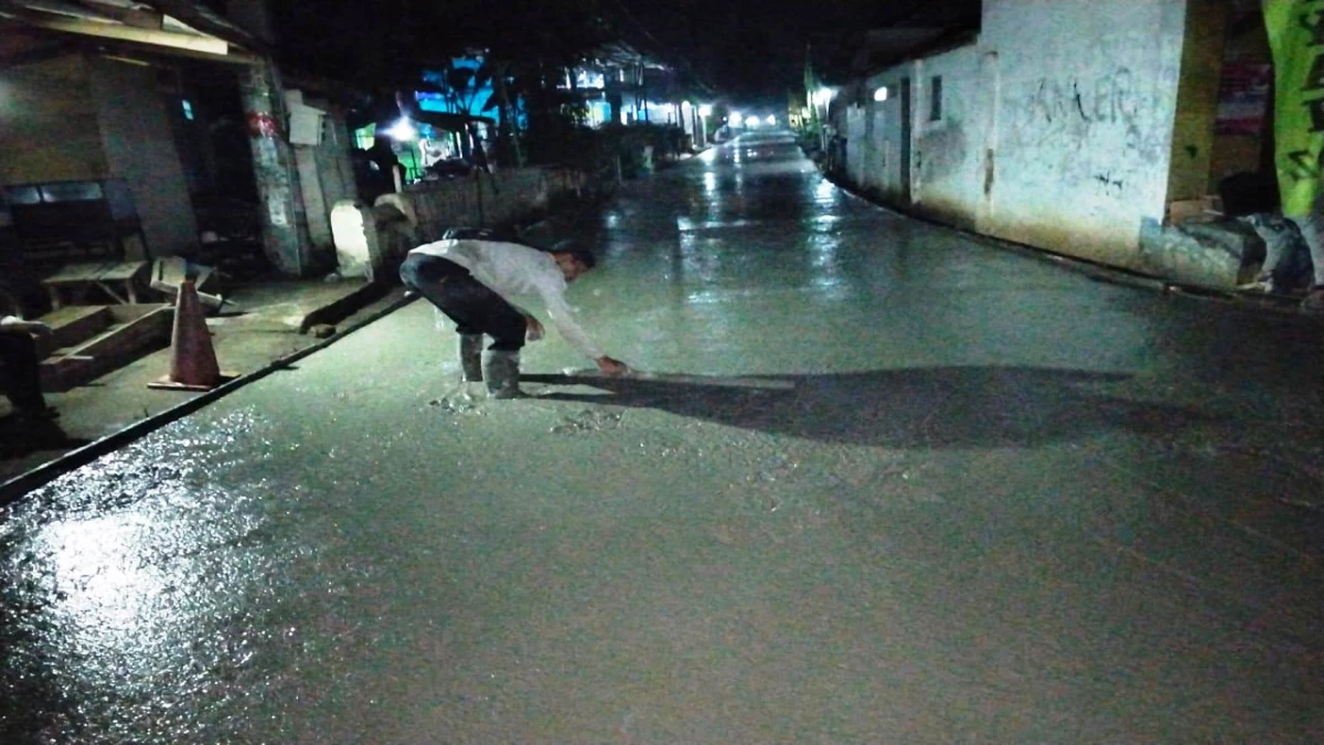 Pemdes Sukamulya Realisasikan Anggaran DD Bangun Jalan Desa di SUbang