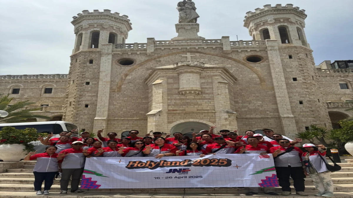 Apresiasi Karyawan, JNE Berangkatkan Ksatria dan Srikandi ke Holyland untuk Perjalanan Rohani