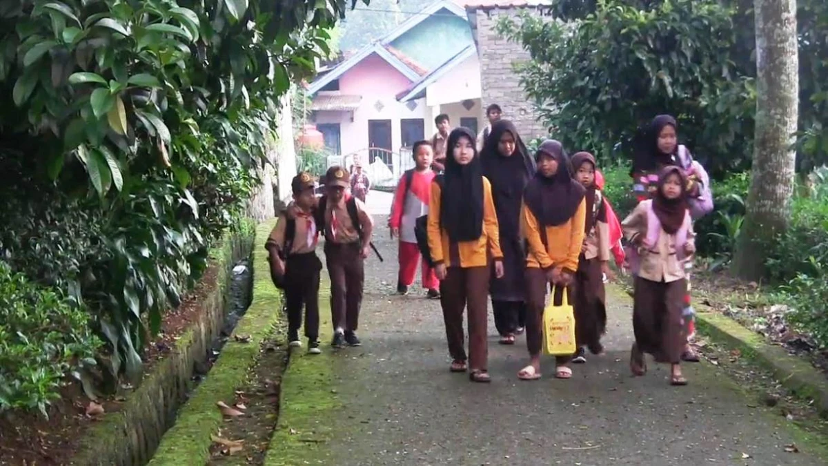 Pelajar Purwakarta Masuk Sekolah Jam 6 Lagi, Pemkab Sudah Resmi Berlakukan Kebijakan