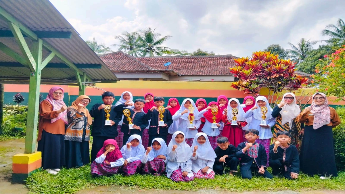 SDN Sukahayu Subang Pertahankan Gelar Juara Umum Pentas PAI