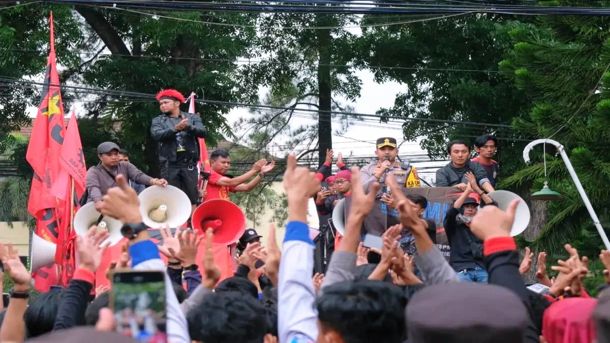 Buruh di Subang Menunggu 14 Tahun Perda Ketenagakerjaan